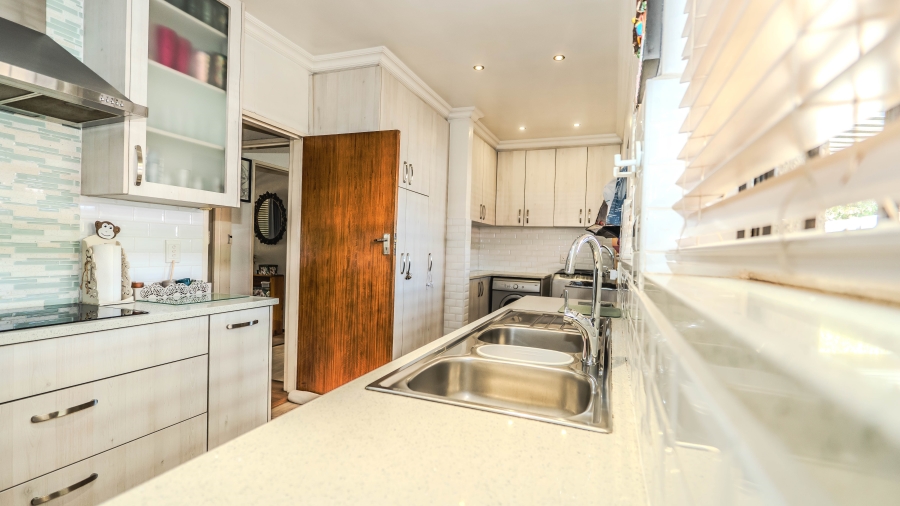 4 Bedroom Property for Sale in Ferndale Western Cape